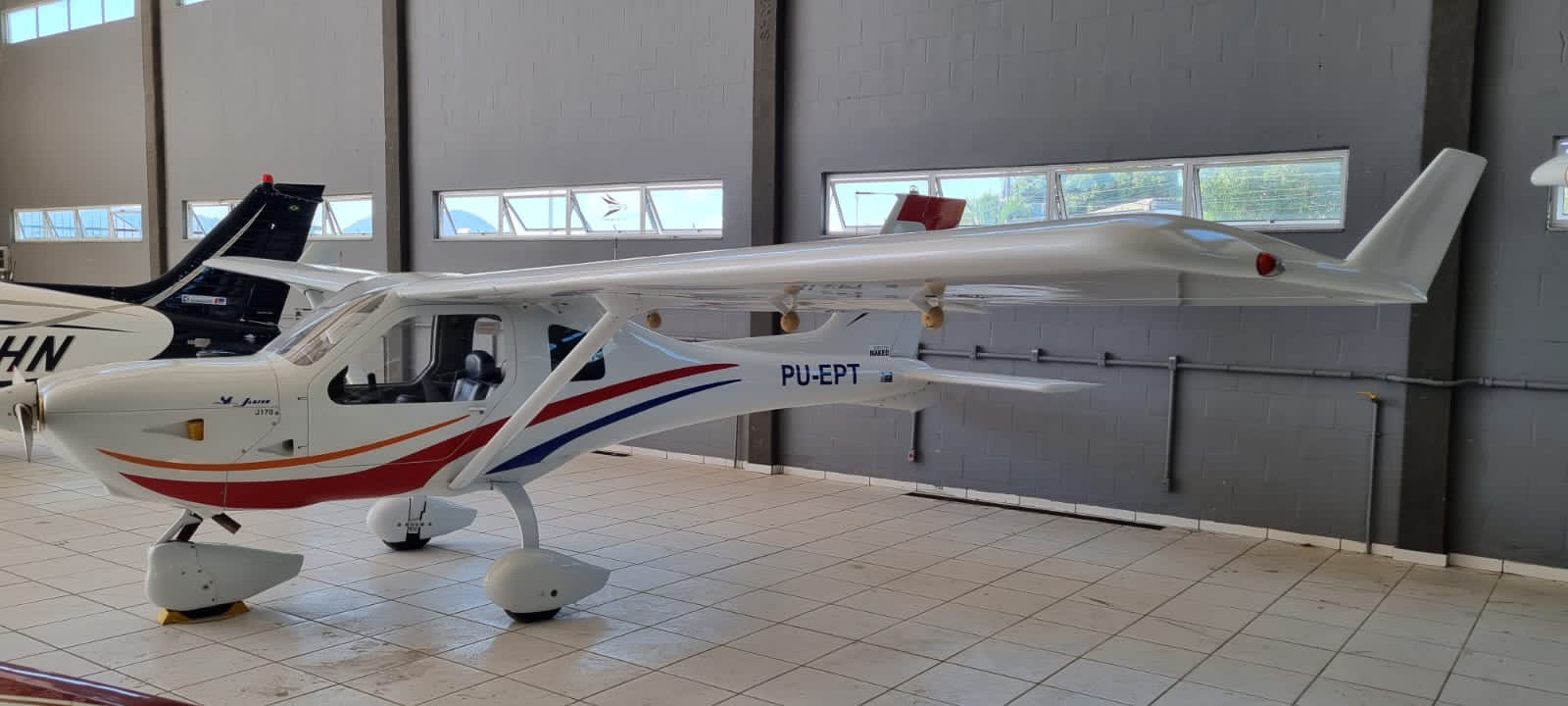 J170 Compartilhamento de aeronaves - Aero Back